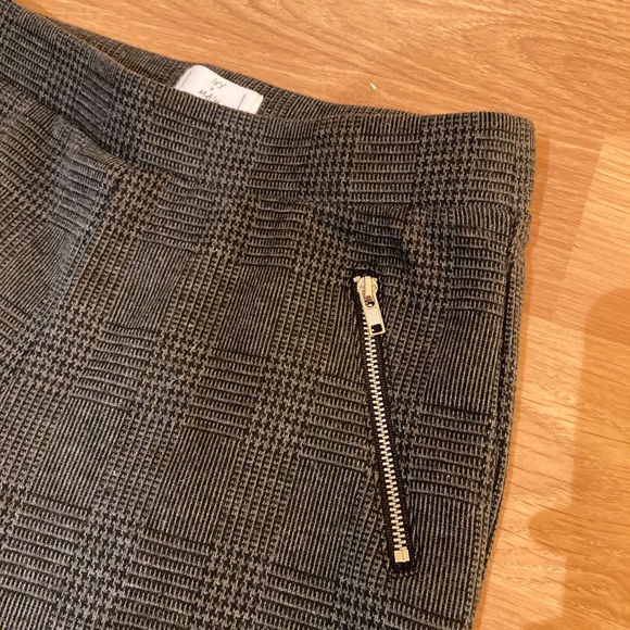 cropped pants with zipper pockets from tillys - Picture 2 of 3